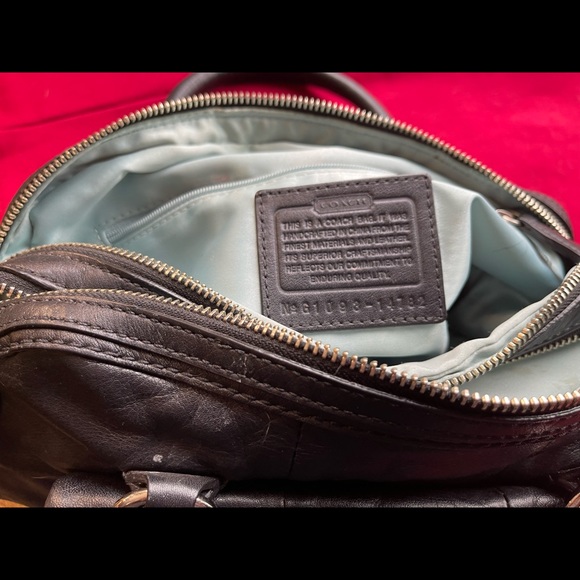 Coach beautiful leather bag with lots of space inside. Leather is very soft - Picture 9 of 12